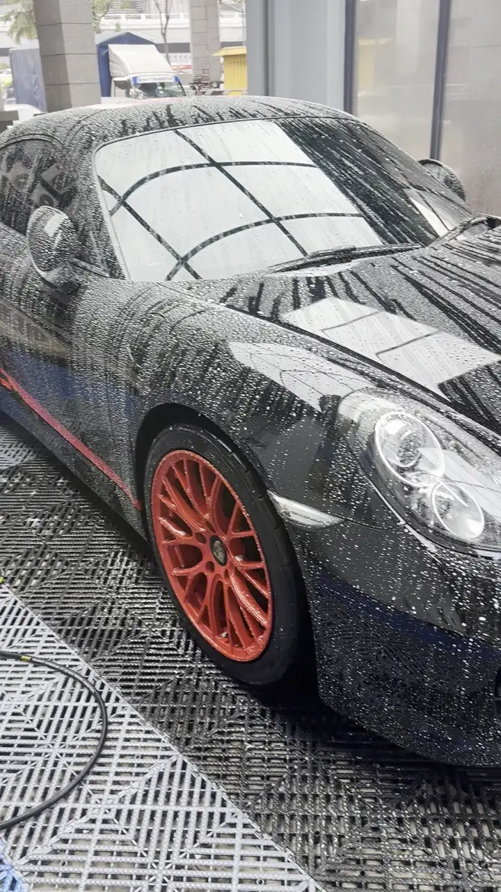 Porsche Cayman foam wash