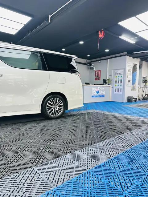White Toyota Alphard after a KOYA wash